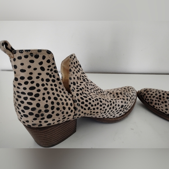 Very Stylish CL by Laundry Black and Cream Ankle Boots - Picture 7 of 8